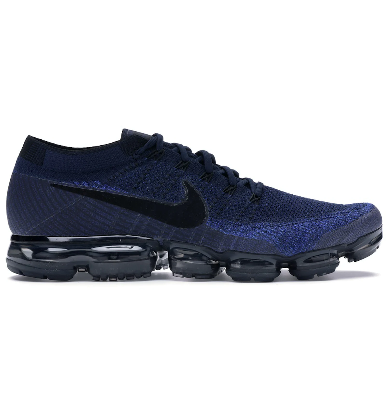 Navy blue hot sale and white vapormax