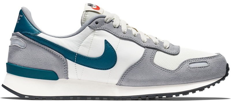 nike air vortex trainers in blue