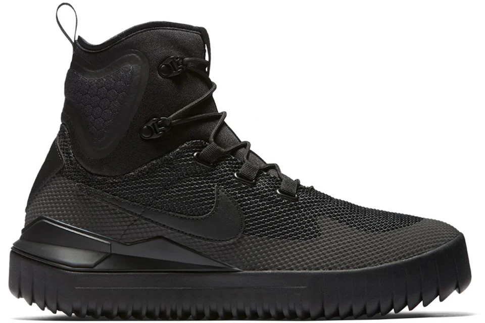Nike air wild black white Clearance