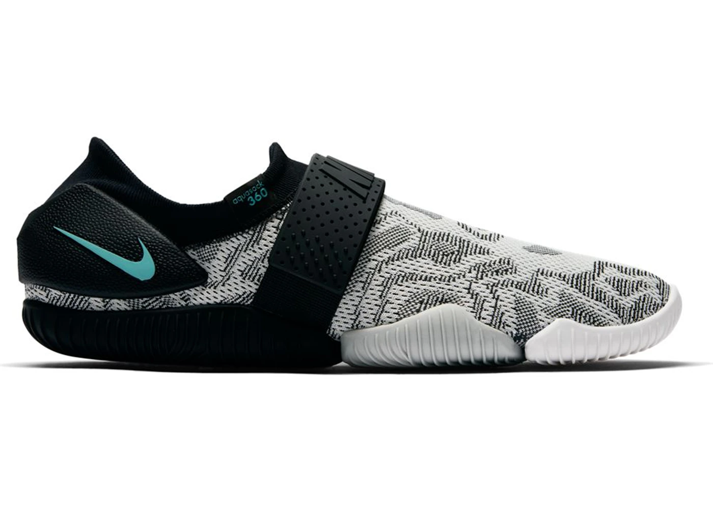 Mens aqua socks nike best sale