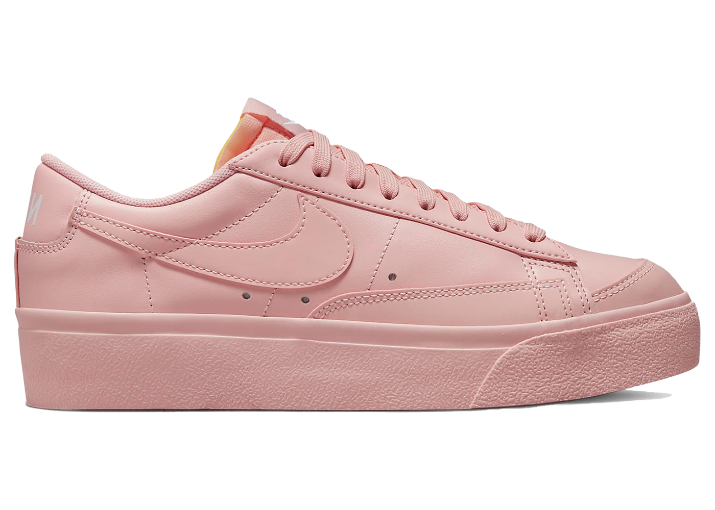 Pink nike clearance platform