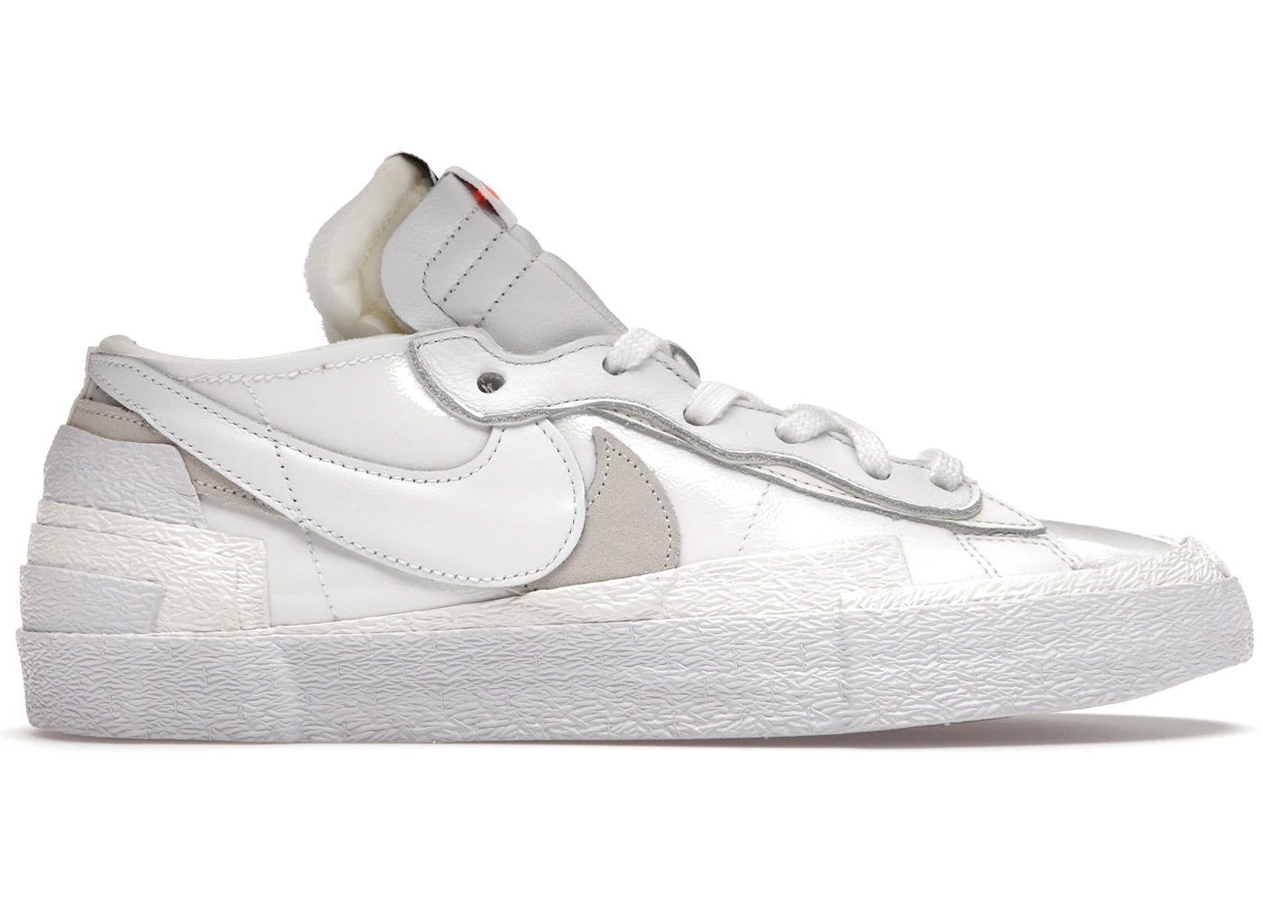 Nike Blazer Sacai basse cuir verni coloris blanc