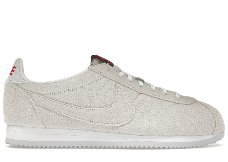 Nike Classic Cortez Stranger Things Sail Upside Down Pack メンズ ...