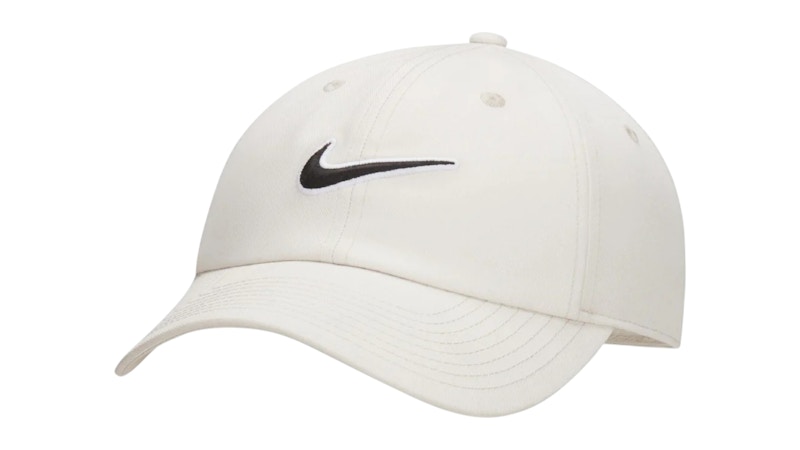 Pre-owned Nike Club Swoosh Cap In White