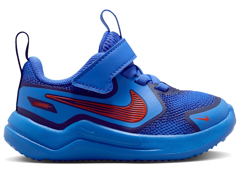 Nike Cosmic Runner Sneakers in Blue Crystal/Midnight Navy/Picante Red