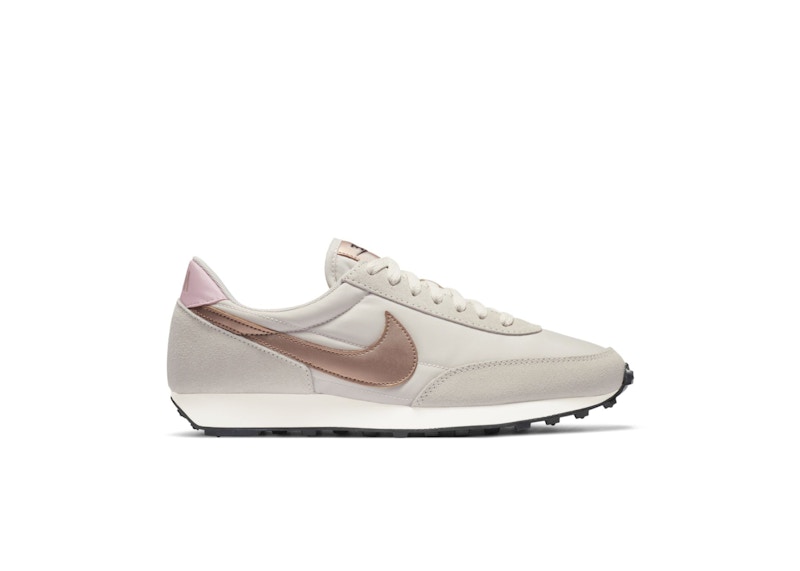 Nike DBreak-Type Light Orewood (Women's)