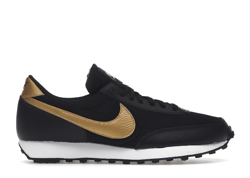 Black and gold outlet nikes womens