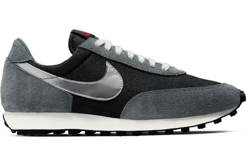 Nike daybreak sp black silver hot sale