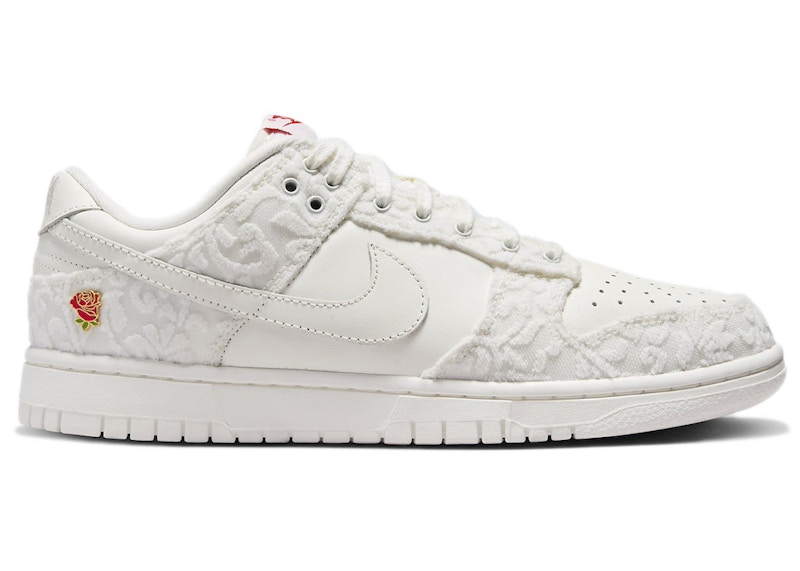 White nike clearance shoes with flowers