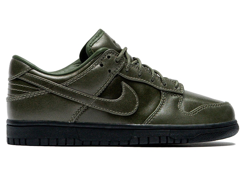 Nike Dunk Low Retro PRM QS Sneaker in Army Olive/Black - IQ3342-300