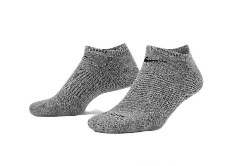 Nike everyday plus no hotsell show socks