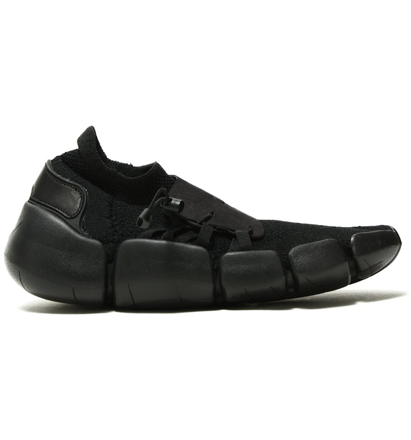 Nike Footscape Flyknit DM Triple Black Men s AO2611 003 US