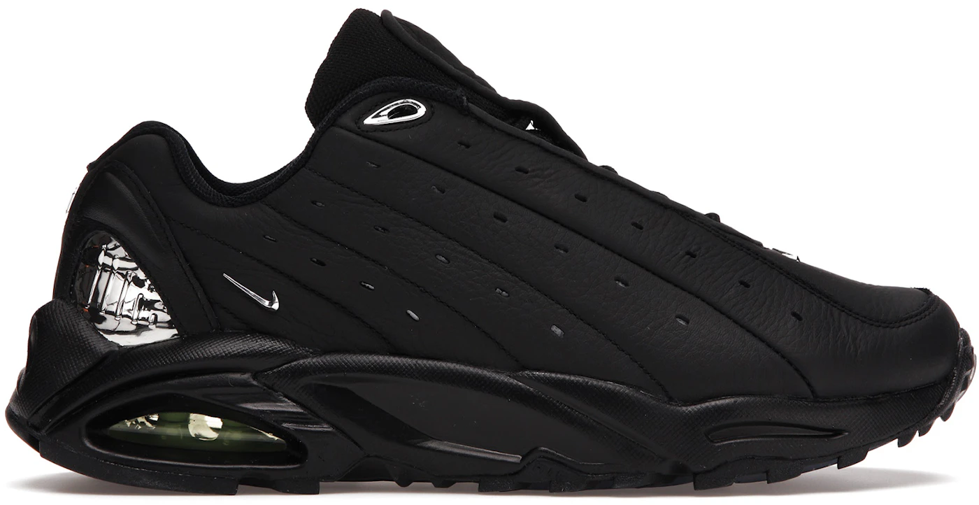 https://images.stockx.com/images/Nike-Hot-Step-Air-Terra-Drake-NOCTA-Black-Product.jpg?fit=fill&bg=FFFFFF&w=700&h=500&fm=webp&auto=compress&q=90&dpr=2&trim=color&updated_at=1646687916
