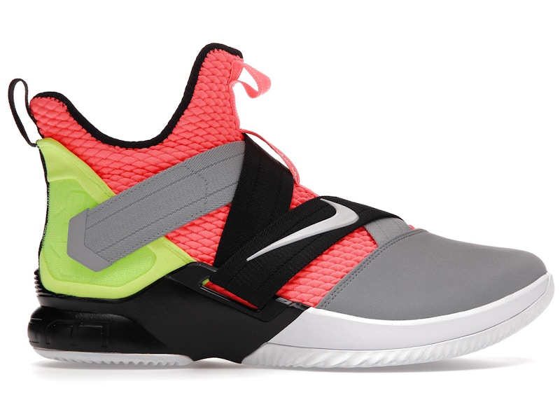 Lebron soldier 2024 boys shoes