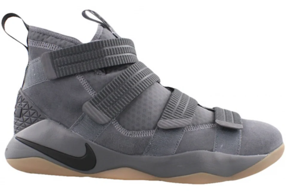 Nike lebron soldier hot sale 11 size 9