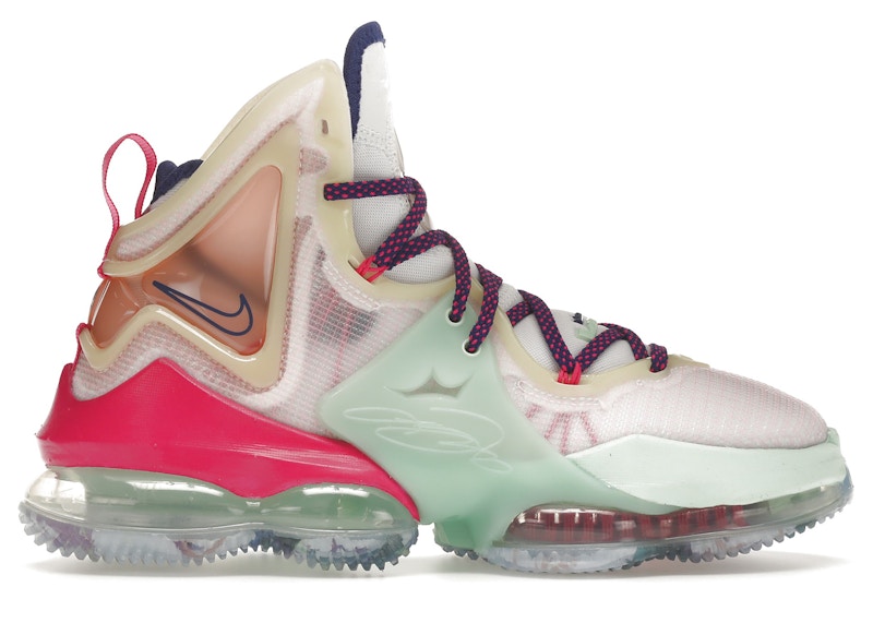 Nike LeBron 19 Valentine's Day Love Letter