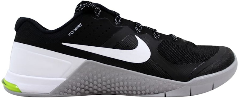 nike metcon 2 black and white