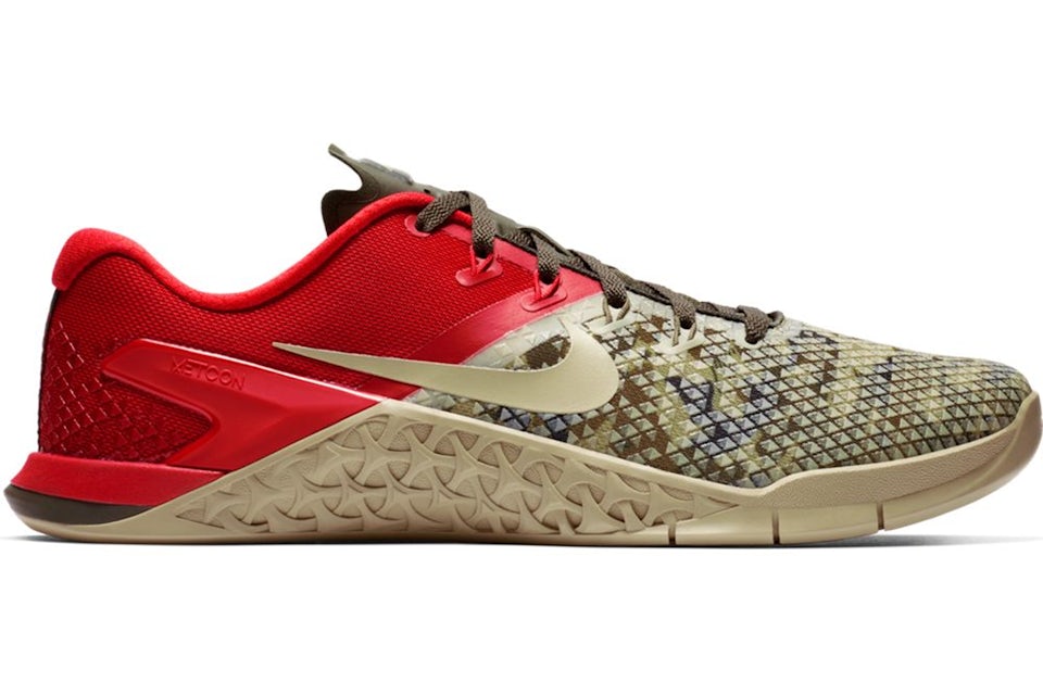 Women's metcon 4 xd top training shoes - white/black/gold