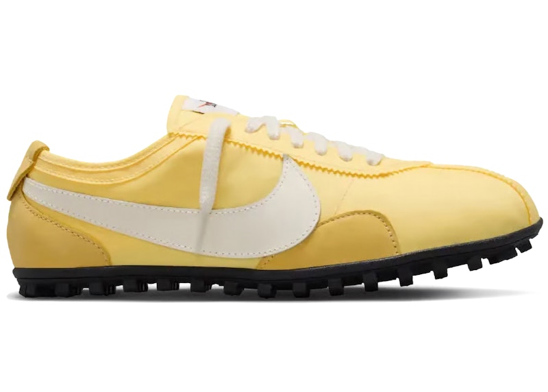 Nike Moon Shoe (Women's) Sneakers in Soft Yellow/Soft Pearl/Black