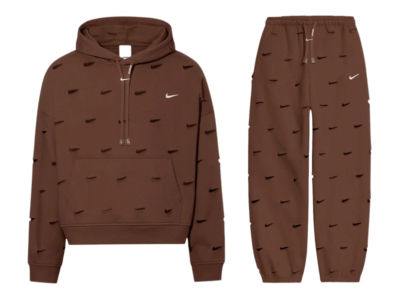 Nike Jacquemus Swoosh Hoodie Cacao パーカー Nike X Jacquemus Swoosh Hoodie in Cacao Wow | REVOLVE