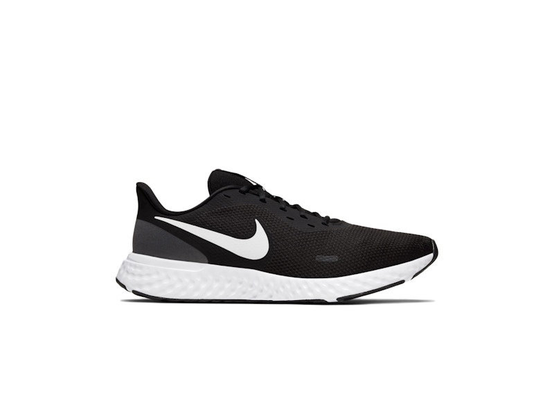 nike women's revolution 5 black