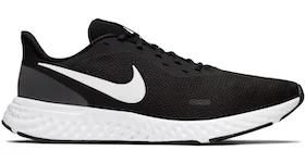 Nike Revolution 5 Black/White