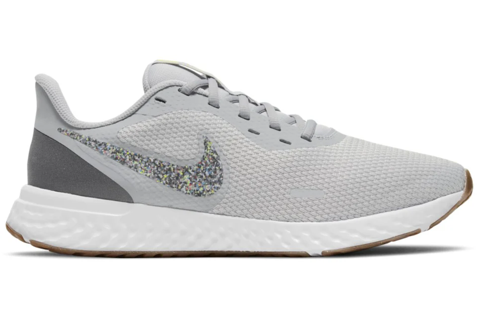 Nike Revolution 5 Premium Wolf Grey