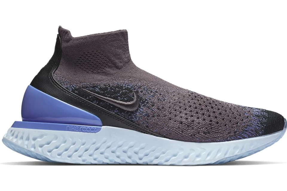 Nike rise react flyknit all deals black