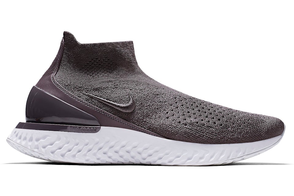 Epic react flyknit thunder top grey men's running shoe