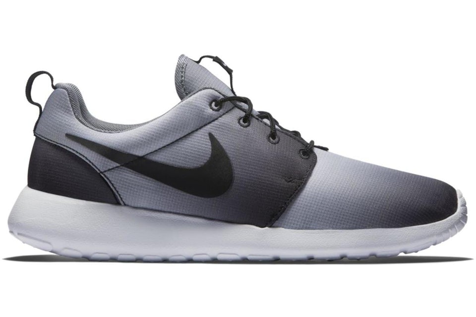 Nike roshe run mens black white Clearance