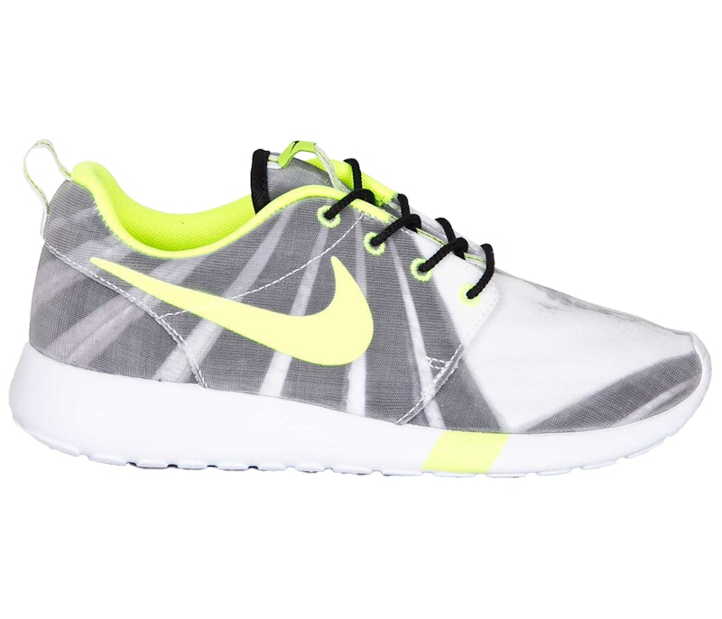 Nike Roshe Run FV QS Black Volt White Women s 667392 001 US