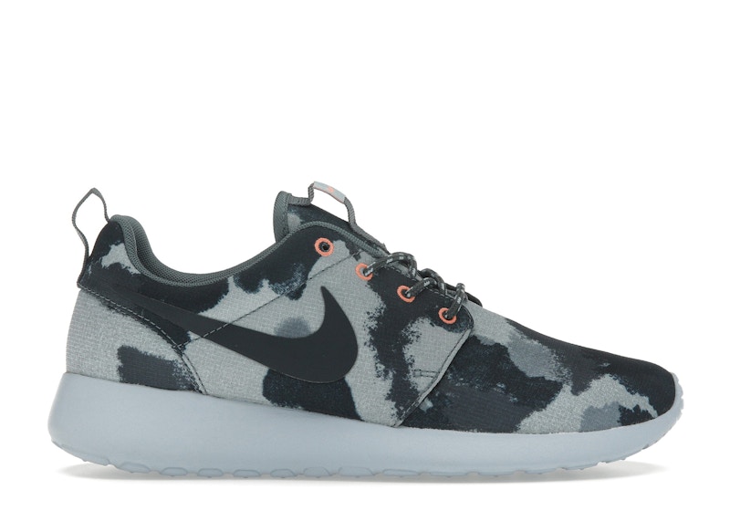 Pre-owned Nike Roshe Run Print Camo Slate Navy (women's) Sneakers In Armory Slate/armory Navy/light Armory Blue