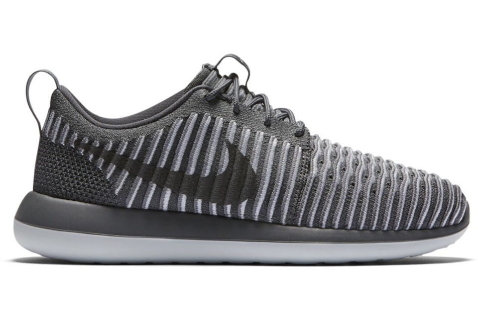 Roshe two flyknit clearance v2 women's