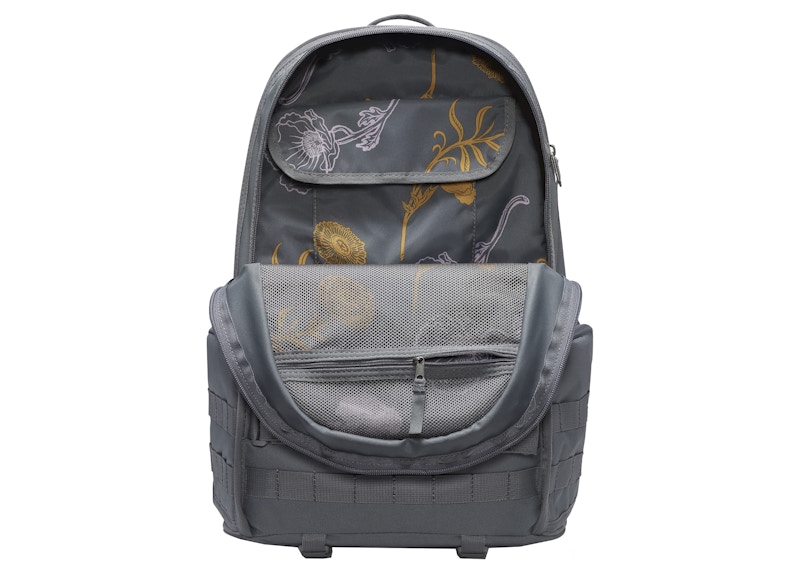 Nike sb backpack on sale grey