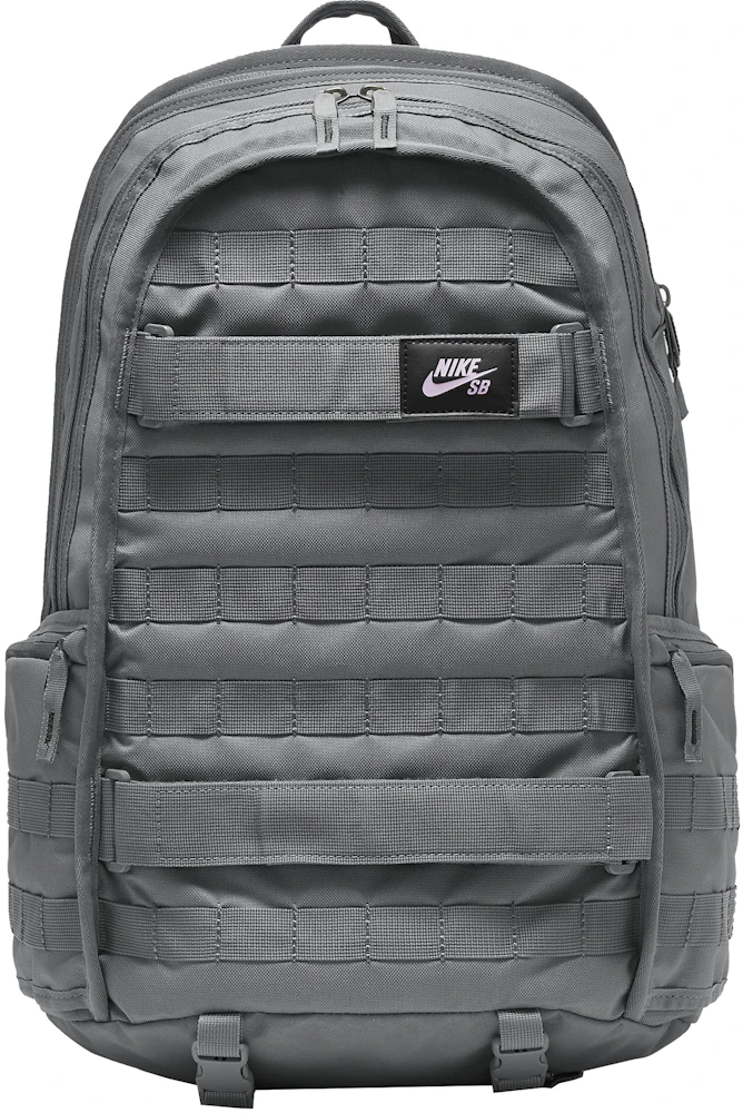 Ongewapend radium Vrijgekomen Nike SB RPM Skate Backpack Smoke Grey/Smoke Grey/Doll in Polyester - US