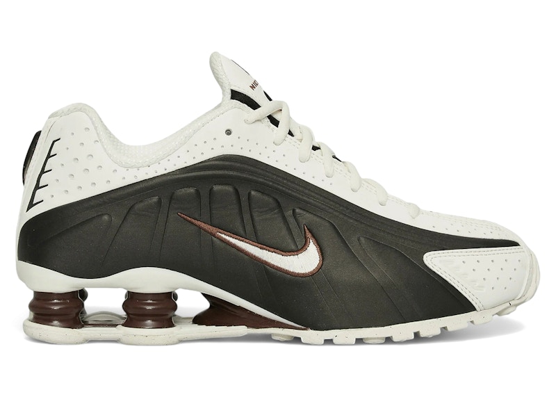 セール ◆ NIKE ◆ Shox R4 ショックス ◆ Sail/Fauna Brown Nike Shox R4 Sail Fauna Brown (Women's) - AR3565-104 - JP