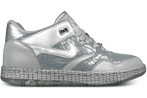 Nike mighty crown sales