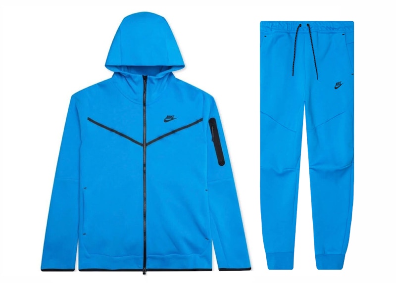 Light blue hotsell nike jogging suit