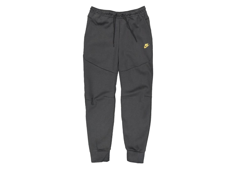 Black nike outlet taped joggers