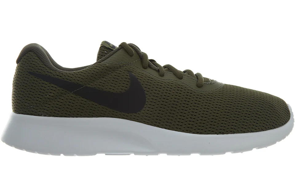 Olive green nike tanjun Clearance