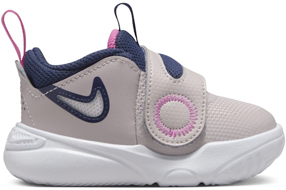 Nike Team Hustle D 11 Platinum Violet Playful Rosa Midnight Azul marino Blanco (para niños)