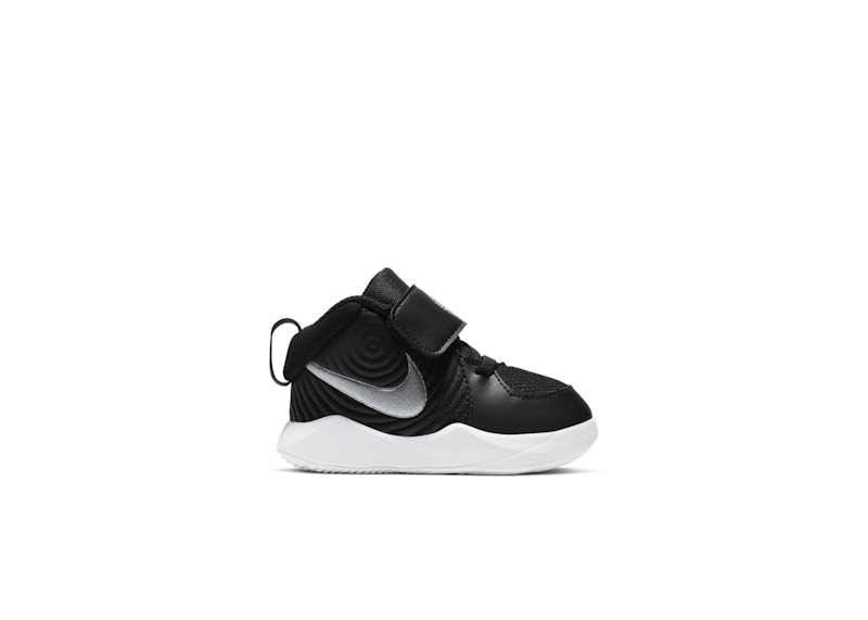 Nike team hustle noir hot sale