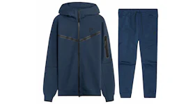 Conjunto de hoodie y pantalones deportivos Nike Sportswear Tech Fleece en azul marino noche / negro