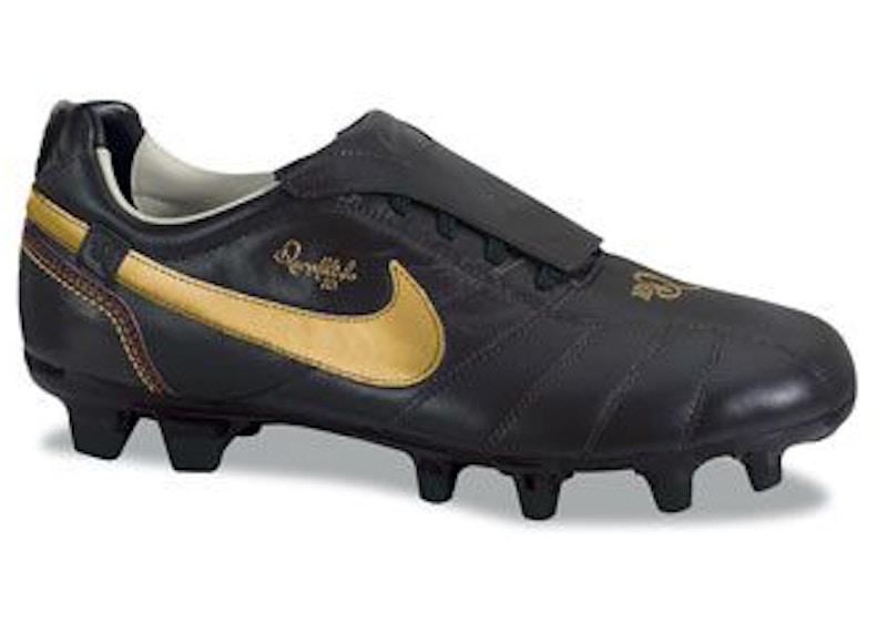 Ronaldinho white clearance and gold cleats