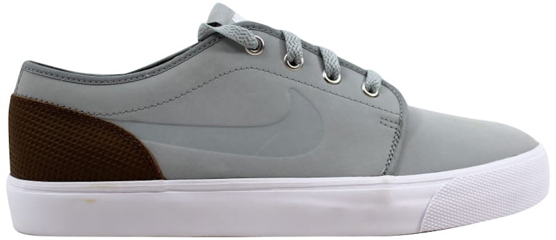 Nike toki store low slip on