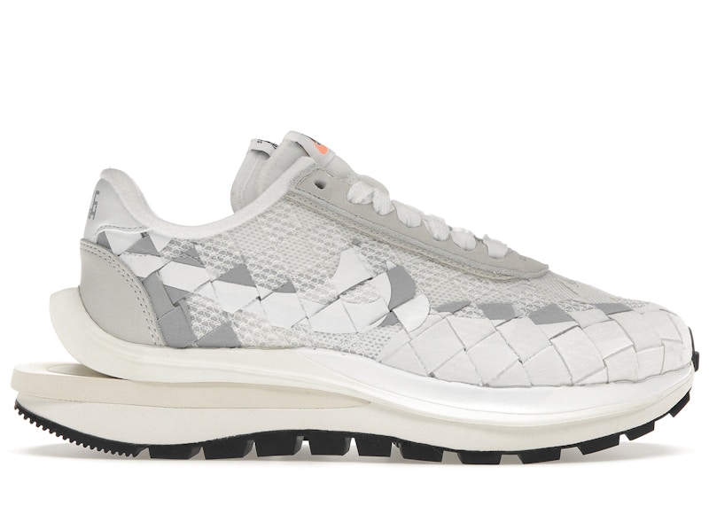 Nike VaporWaffle Woven sacai Jean Paul Gaultier White メンズ ...