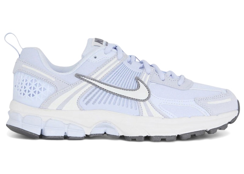 Nike Vomero 5 Sneakers in Football Grey/Pencil Point/Summit White