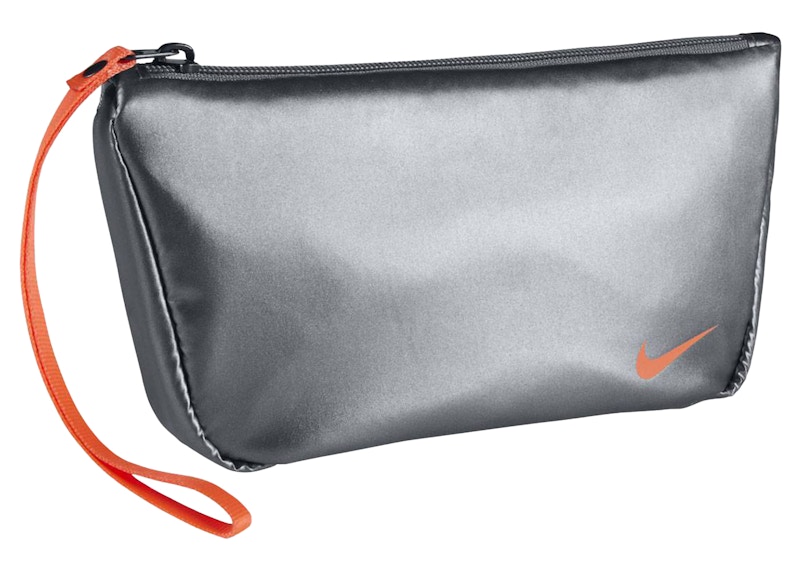 Nike Women's Victory Metallic Gym Tote Bag Silver Men's SS24 US