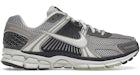 Nike Zoom Vomero 5 鵝卵石色 Flat 白鑞配色(女款)