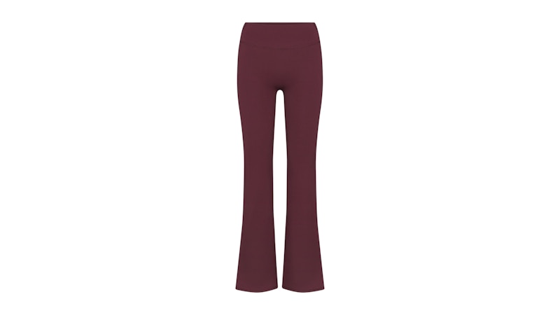 Pre-owned Nike X Skims Women's Matte Slim Flare Legging In Currant In Purple
